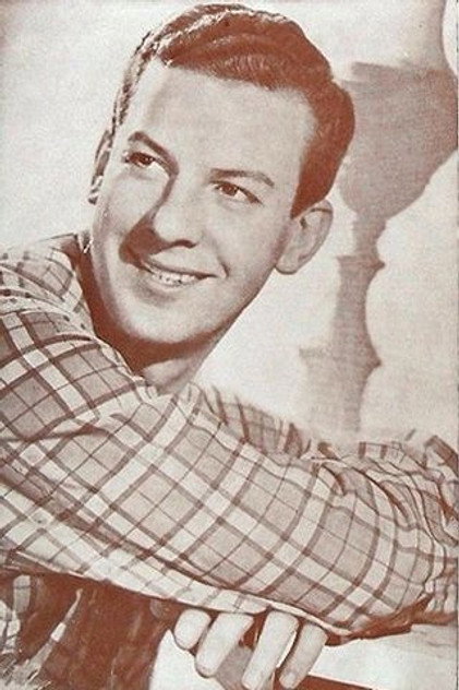 Mariano Mores