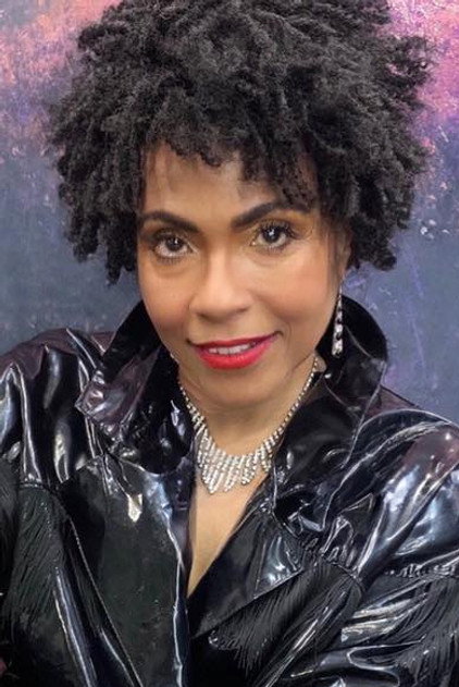 Ednah Holt